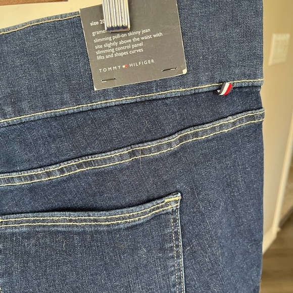 Hilfiger Jeans - Picture 11 of 11